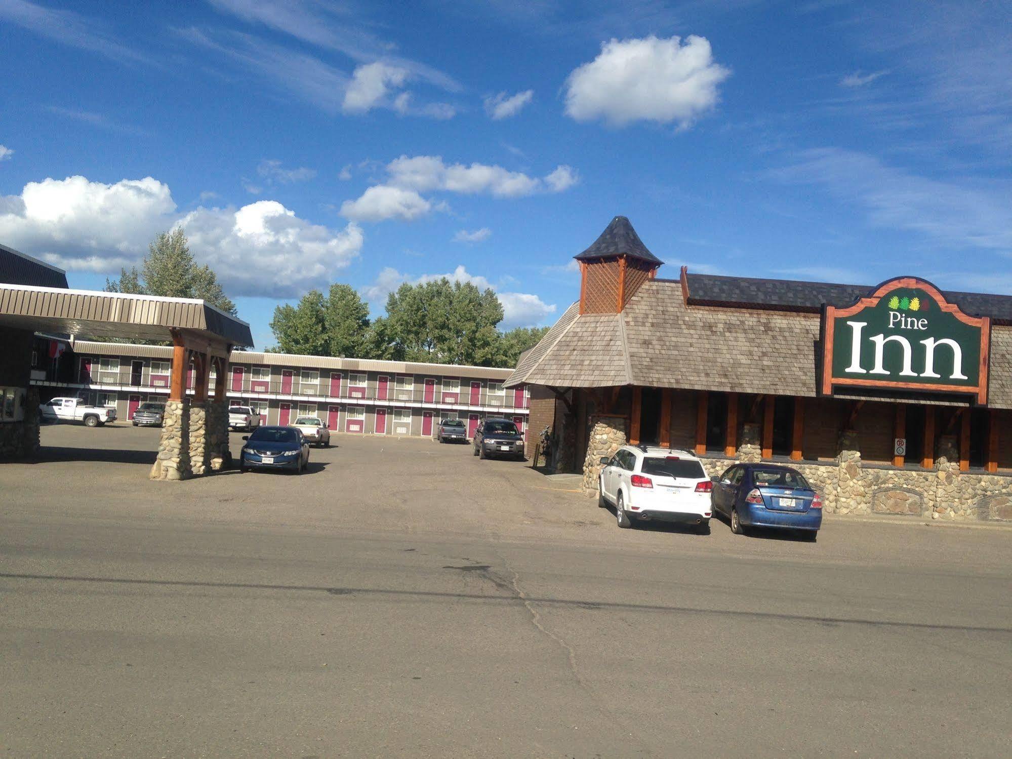 The Pine Inn Chetwynd Kültér fotó